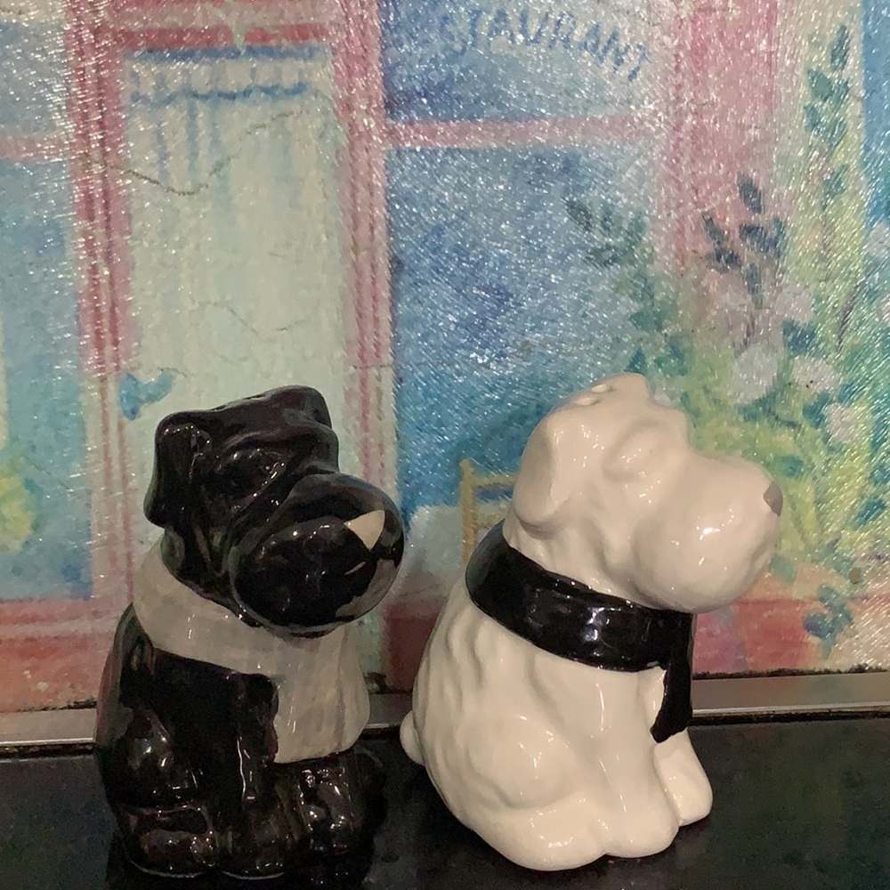 Scottish Terrier salt & pepper shakers Black & White Dogs - Picture 3 of 6